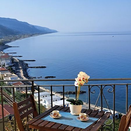 Un Oblo Sul Mare Apartment San Lucido Exterior photo